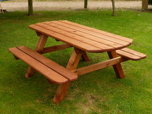 Oval Ended Garden Picnic Bench: 4ft